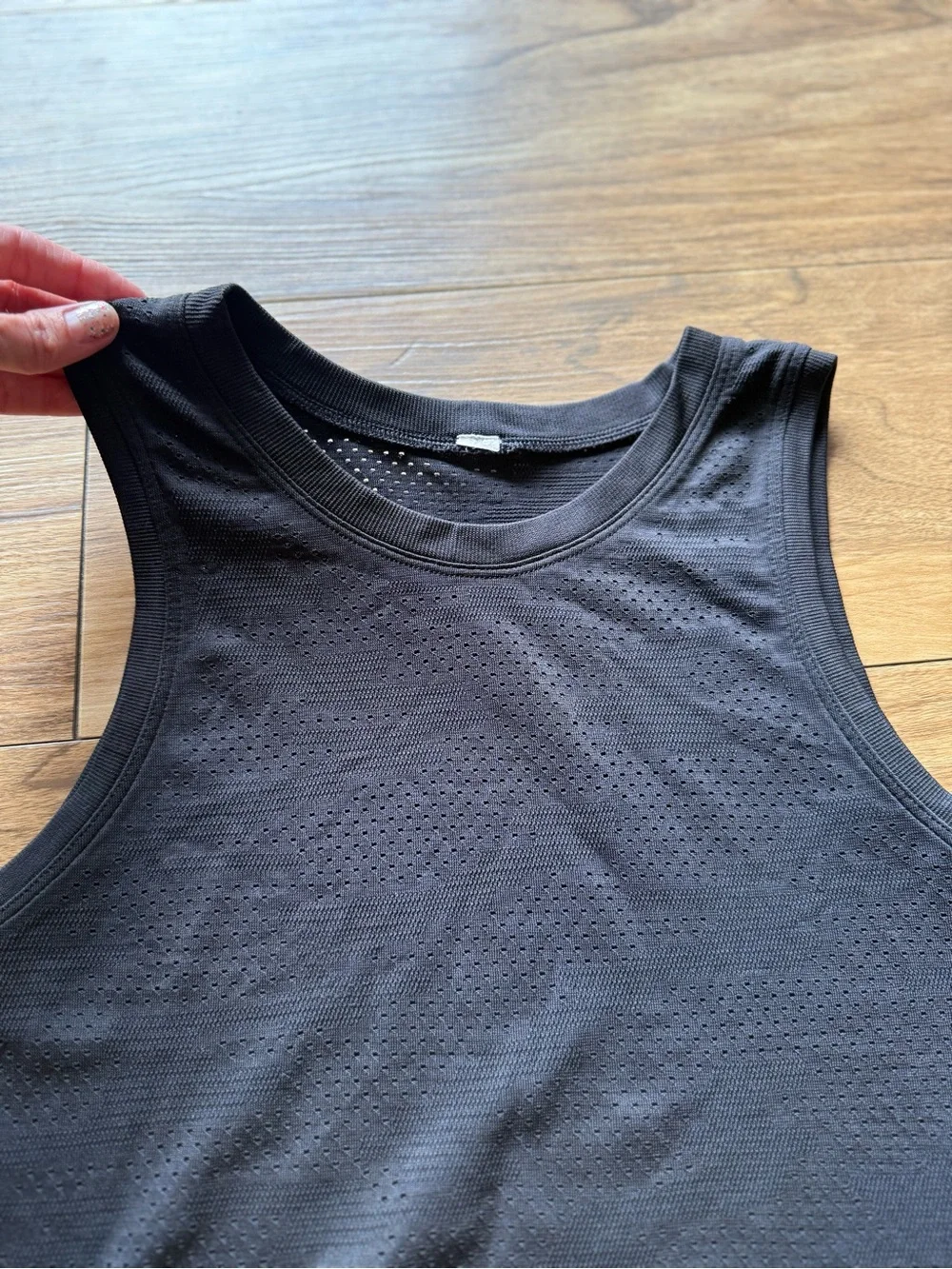 Lululemon Black Seamless Mesh Tank Top Women’s size XS/S